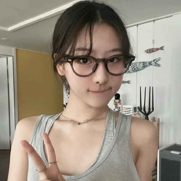 战火中的花蕾